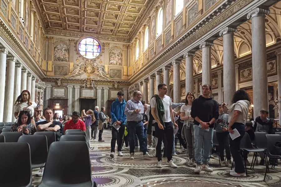 Personas en el vaticano Personas en el vaticano