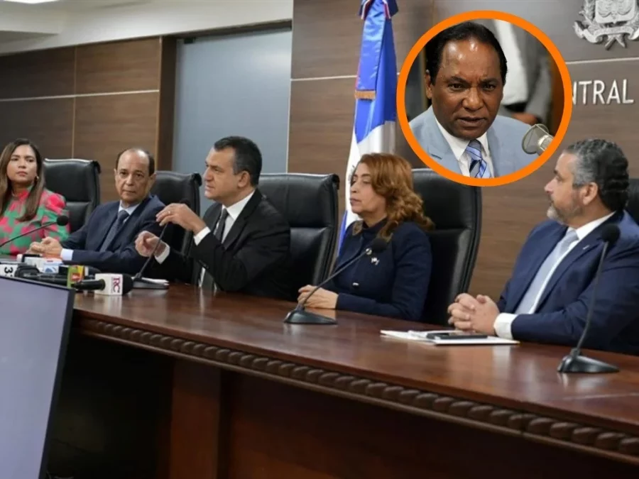Poyecto de Zorrilla Ozuna en la JCE Poyecto de Zorrilla Ozuna en la JCE