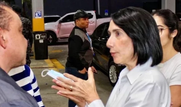 Primera Dama visita pacientes ingresados en el Ney Arias Lora