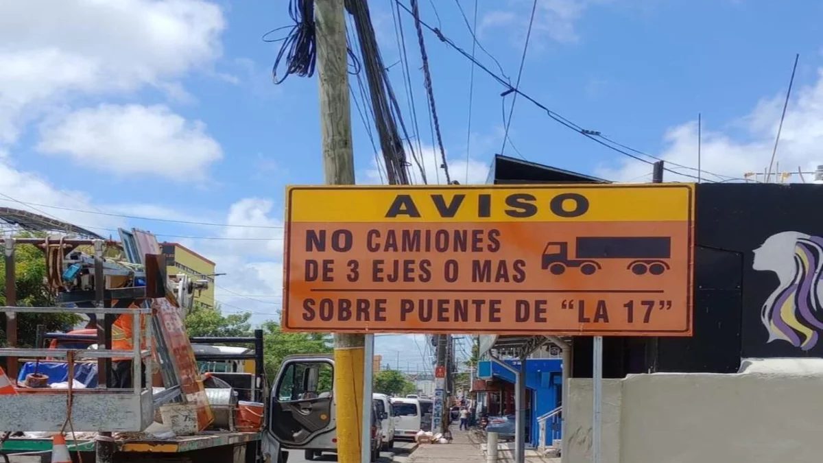 Prohíben paso por puente de la 17