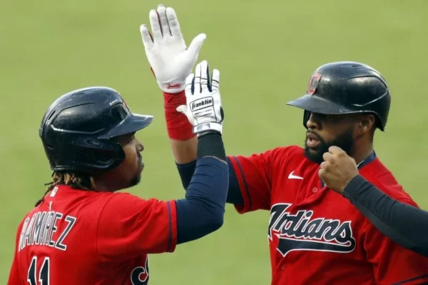 Ramirez-Santana-homers-lead-Indians-over-White-Sox