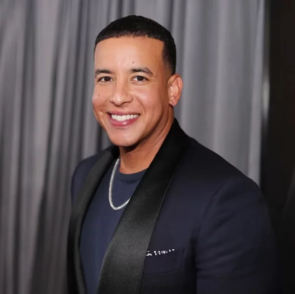 Daddy Yankee abre su corazón en estos episodios y revela su vida entera.