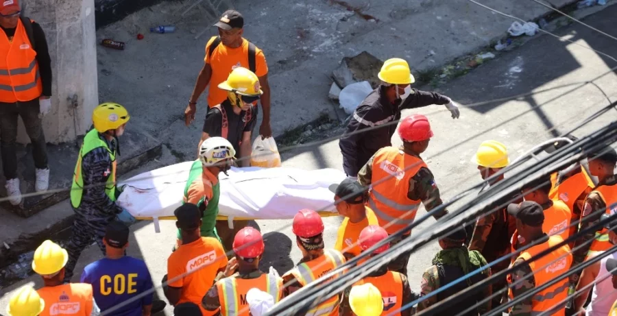 Más de 300 socorristas de diferentes instituciones brindaron servicio durante la jornada de rescate que se inició en la madrugada del martes, cuando ocurrió la tragedia. Duany NuNez Más de 300 socorristas de diferentes instituciones brindaron servicio durante la jornada de rescate que se inició en la madrugada del martes, cuando ocurrió la tragedia. Duany NuNez