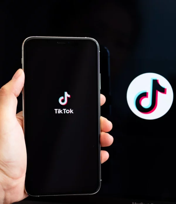 Vance asegura que el futuro de TikTok en EE.UU. se conocerá antes del sábado