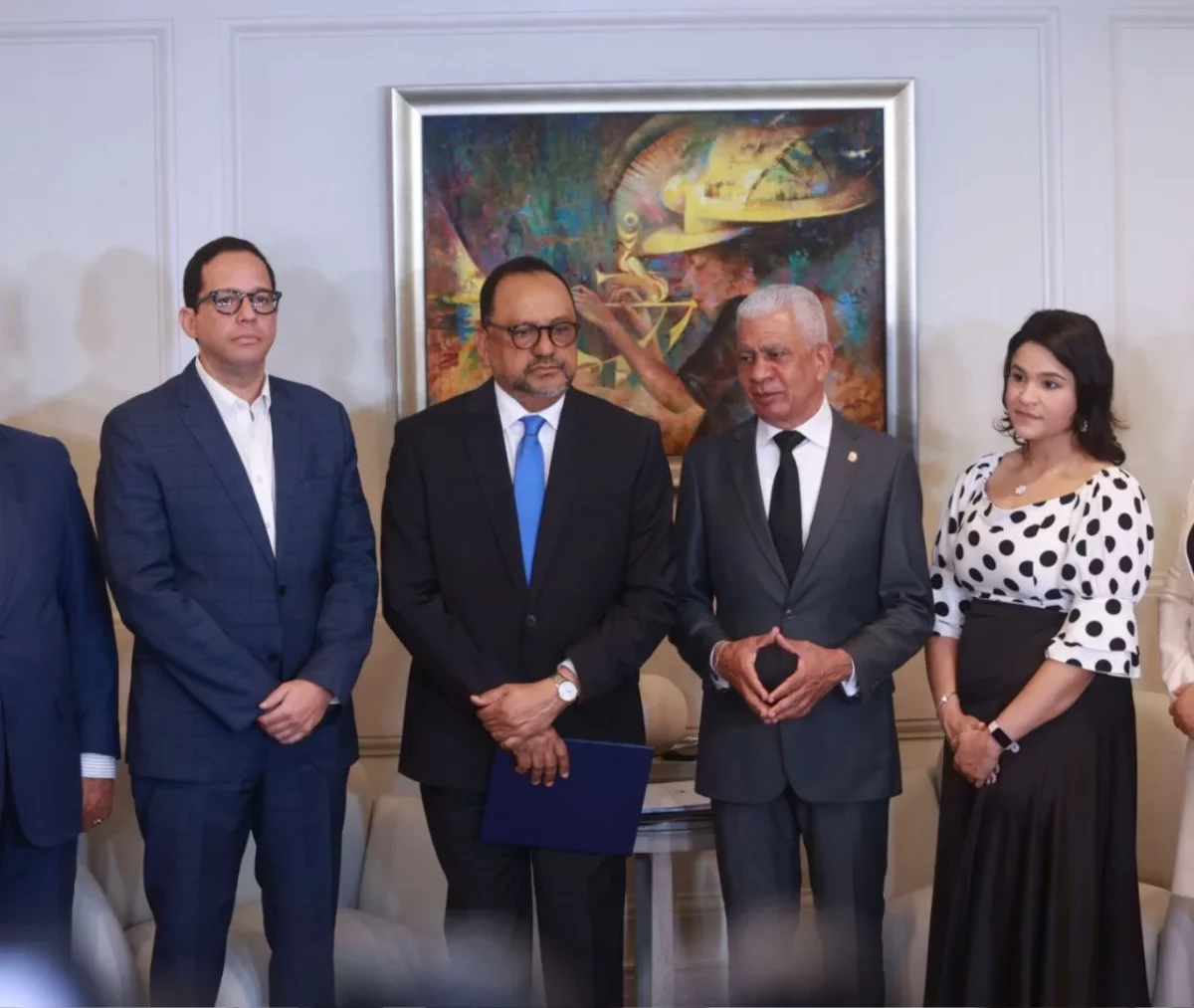 Hacienda y Economía serán un solo ministerio y el Consultor Jurídico del Poder Ejecutivo inició los trámites legales en el Senado.