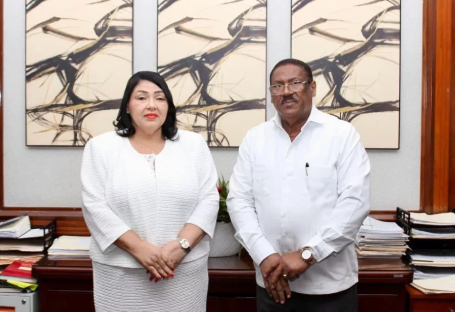 Jacquelín Carrasco fue juramentada como directora del Hospital Ciudad Juan Bosch, por el titular del Servicio Regional de Salud Metropolitano, Edisson Féliz Féliz. Fuente externa