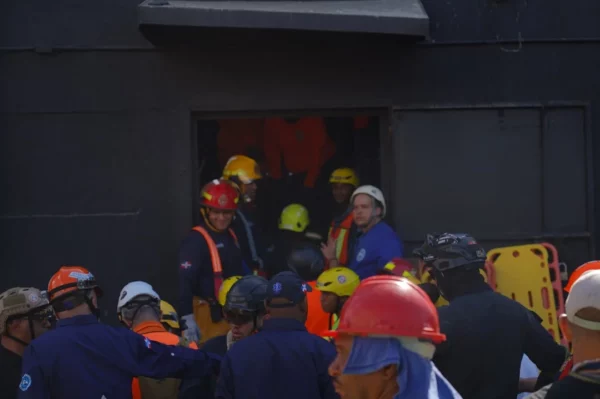 Efectivos de seguridad durante las labores de búsqueda. Franklin Santana