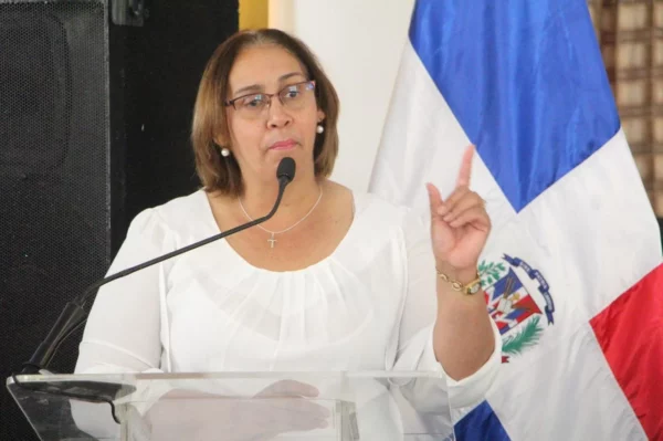Gobernadora de San Cristóbal lamenta tragedia en Jet Set y pide prudencia