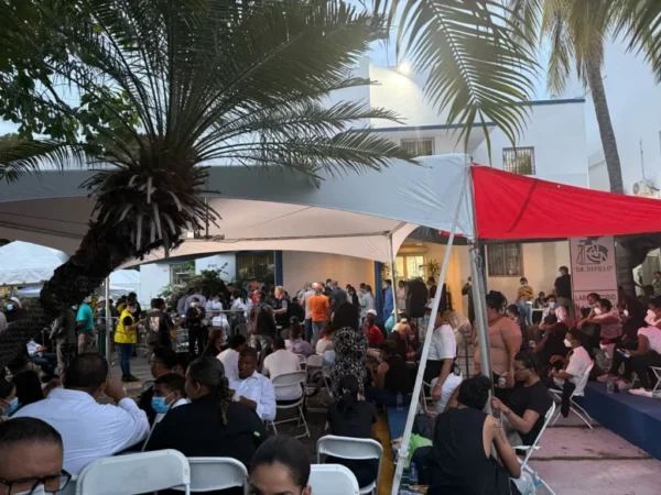 Familiares exigen entrega de cuerpos tras tragedia del Jet Set