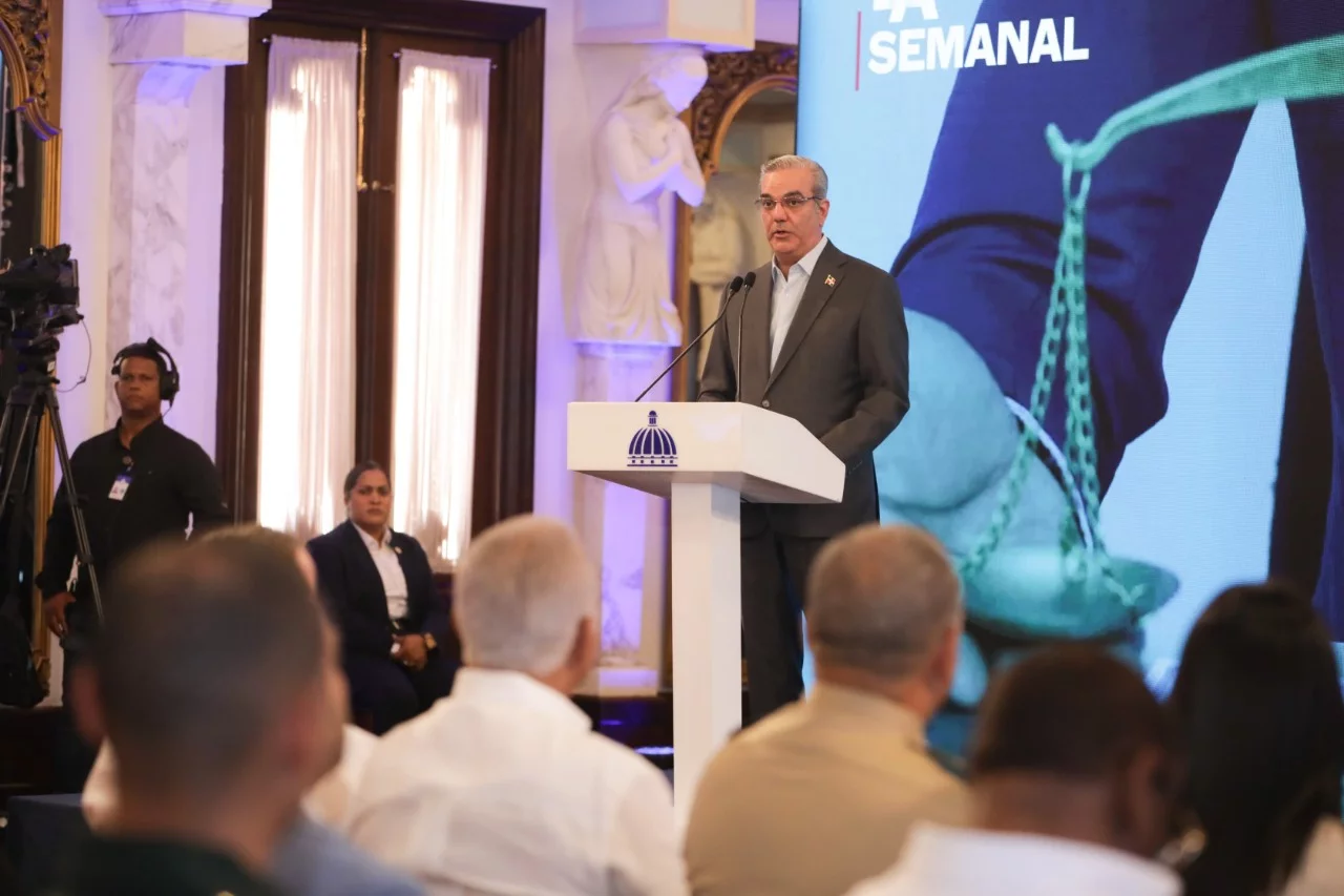 Presidente Abinader rinde homenaje al Papa Francisco tras su fallecimiento: “Dejó huellas de paz y amor en el mundo”