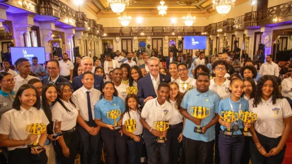 Estudiantes dominicanos , competencias