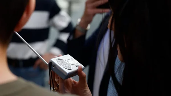 En momentos de crisis, la radio es el principal medio para mantenerse informado. Fuente externa