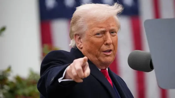 Trump amenaza a China con un impuesto adicional del 50%