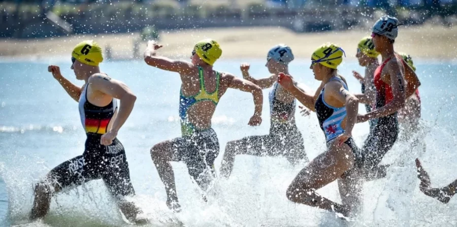 El triatlón es un deporte gratificante, pero muy exigente. El triatlón es un deporte gratificante, pero muy exigente.