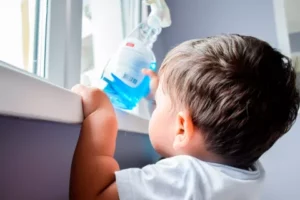 Intoxicaciones, picaduras y caídas, emergencias más frecuentes niños en Semana Santa