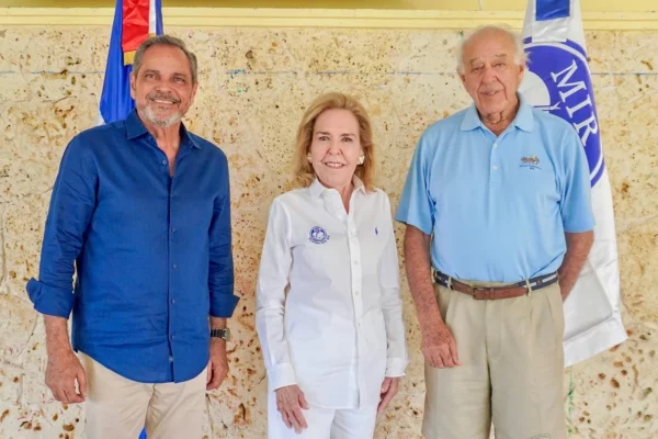 Desde la izquierda, Junior Noboa, Lian Fanjul y Álvaro Silva