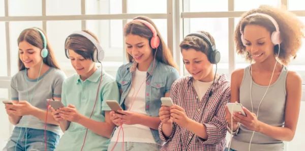 La exposición a sonidos elevados a nivel social y laboral genera contaminación ambiental