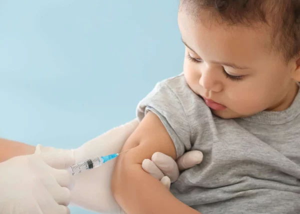 vacunas-desfasadas-bebe-pediatria-humanizada-doctores-robledo-pediatras-en-monterrey-los-mejorrs-pediatras-especialistas-en-neonatología-pediatria-humanistas