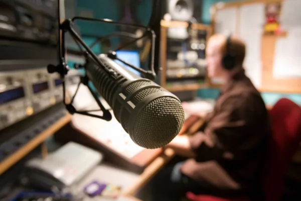 Considera necesaria la actualización de la ley vigente 6132, del año 1962.