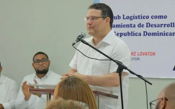 Yayo Sanz Lovatón, durante conferencia.