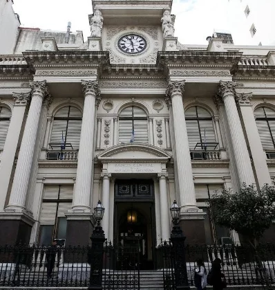 La operación se hizo con fondos prestados por el FMI.