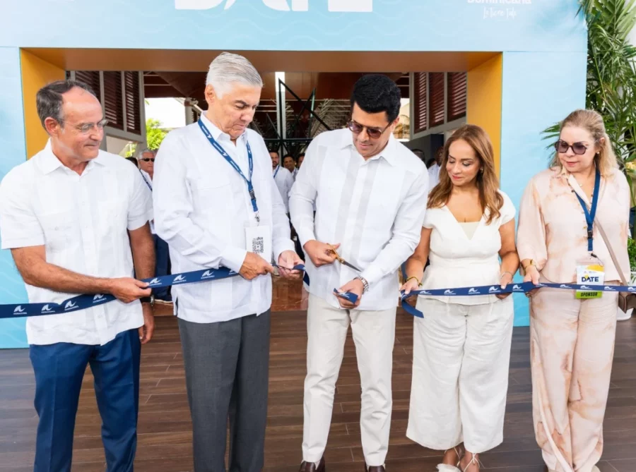 Ejecutivos de Asonahores durante la inaguración de la feria turítica en Punta Cana. Ejecutivos de Asonahores durante la inaguración de la feria turítica en Punta Cana.