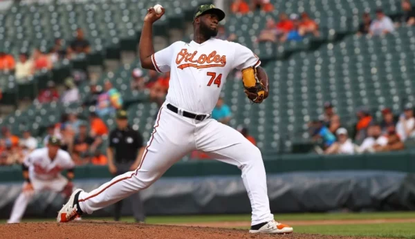 Félix Bautista lanzó muy bien para preservar la victoria Oriol.