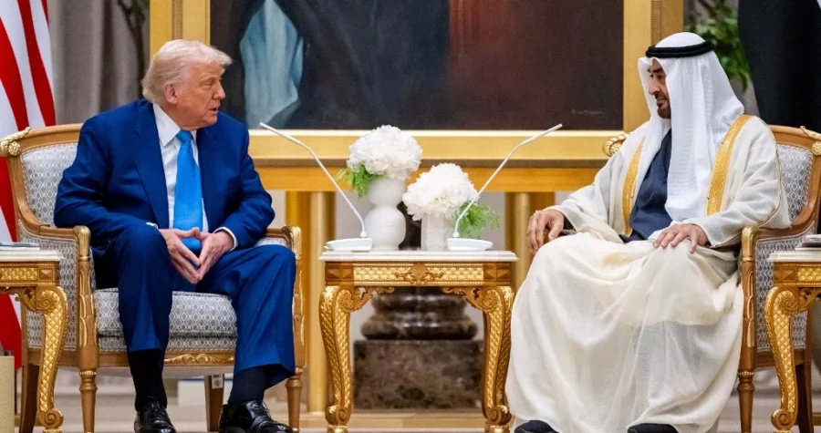 El presidente de Emiratos Árabes Unidos, Mohamed bin Zayed Al Nahyan junto a Donald Trump en su última visita. El presidente de Emiratos Árabes Unidos, Mohamed bin Zayed Al Nahyan junto a Donald Trump en su última visita.