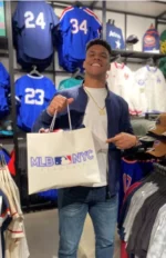 Juan Soto y Shohei Ohtani,  las dos figuras que más venden actualmente en el extenso mercado de   MLB .  archivo