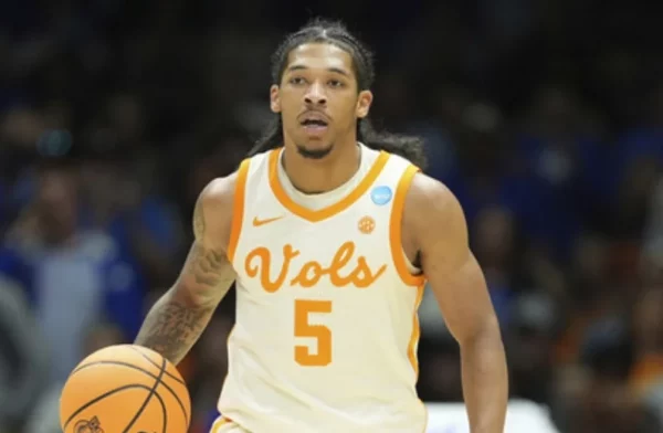 Zakai Zeigler, de Tennessee, en acción pasada temporada.