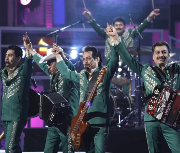 Los Tigres del Norte pertenecen al sello Fono.