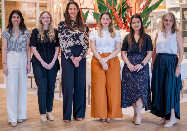 María Herrera, Genoveva Villanueva, Paola Collado, Karla Agramonte, Katherine Báez y Jacqueline Martínez.