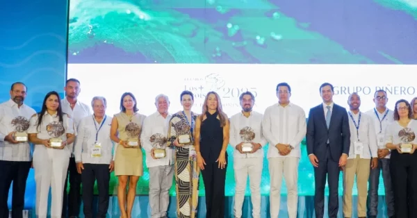 Equipo Evergo durante premiación.