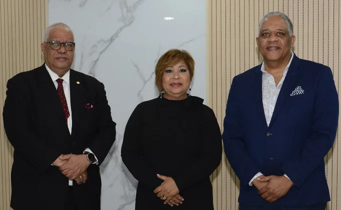 Dionisio Ditrén, María Elena Ditrén y Juan Carlos Ditrén.
