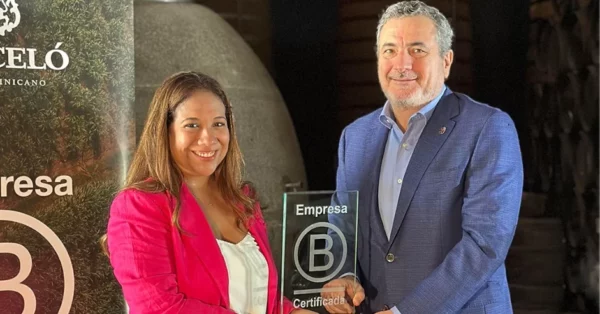 Elisa Patiño y Vinicio Subero, ejecutivos de la empresa.