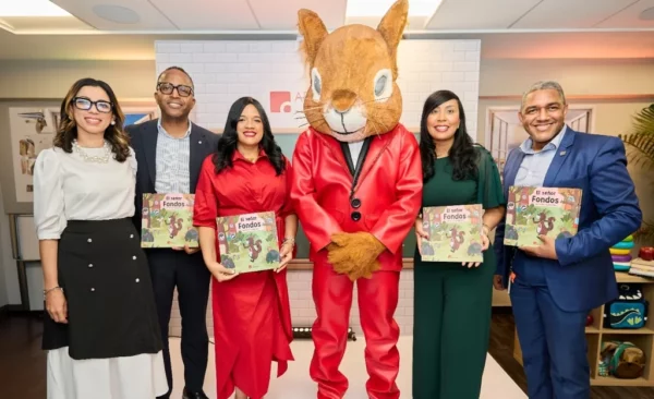 Veruschka Santana, Moisés Vallejo, Rita Pla, Aracelys Terrero  y Albanny Regalado.