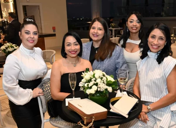 Isabel del Toro, Yesenia Durán, Milagros Alcántara, Trina Roríguez y Yaneica Durán.