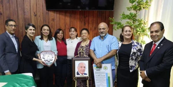 Directivos de la entidad durante la celebración de la asamblea.