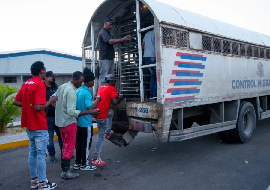 Las autoridades han deportado a más de 200 mil indocumentados en los últimos meses. Las autoridades han deportado a más de 200 mil indocumentados en los últimos meses.