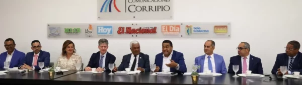El director de Bienes Nacionales, Rafael Burgos Gómez,justificó en la propiedad de cinco minas la existencia  de la Corporación Dominicana de Empresas Estatales (CORDE).   José de León