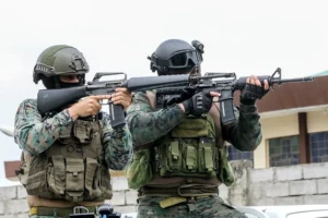 Masacre en Ecuador atribuida a disidentes de las FARC: 12 muertos, de ellos 11 militares