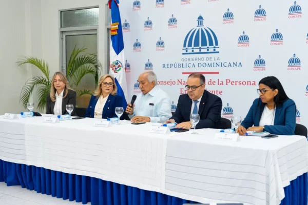 Iniciativa fortalece cuidados a adultos mayores en residencias