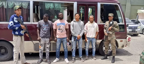 Apresan chofer y cobrador de guagua en San Juan