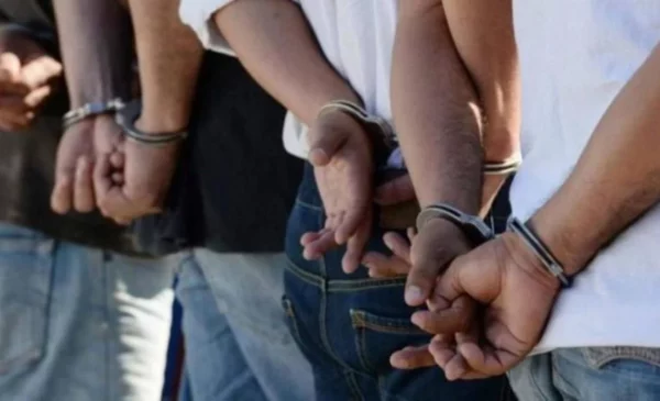 Arrestan a tres por posesión de armas y sustancias ilegales en Neyba