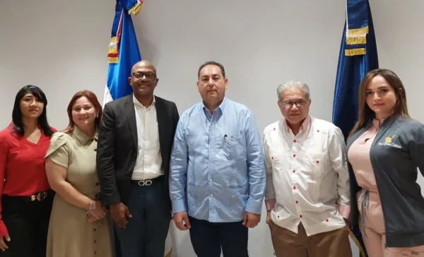 Colegio Médico y SNS logran acuerdo tras seis meses de conflicto en Centro de Gastroenterología