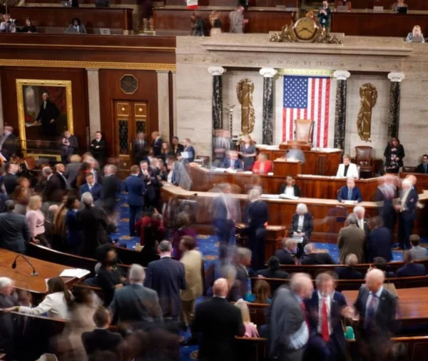 La Cámara de Representantes aprobó grabar las remesas enviadas desde Estados Unidos.