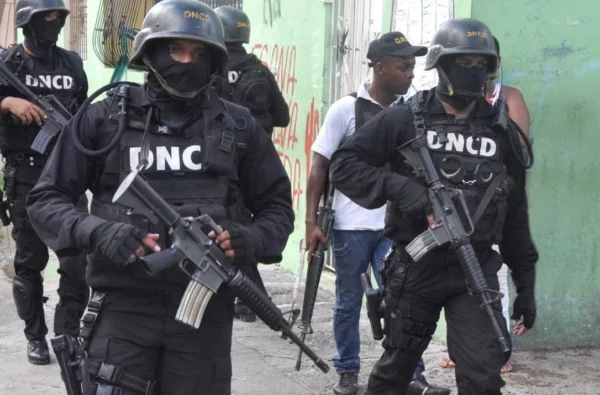 Más de 700 agentes intervienen Capotillo en gran operativo contra el microtráfico