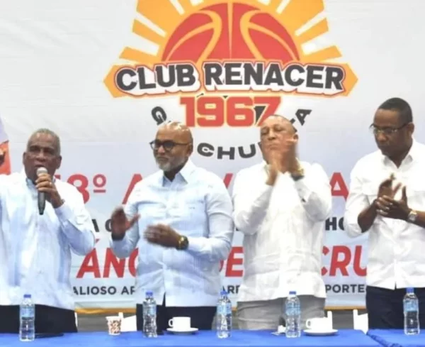 Directivos del club Renacer, celebran el 58 aniversario. Fuente externa