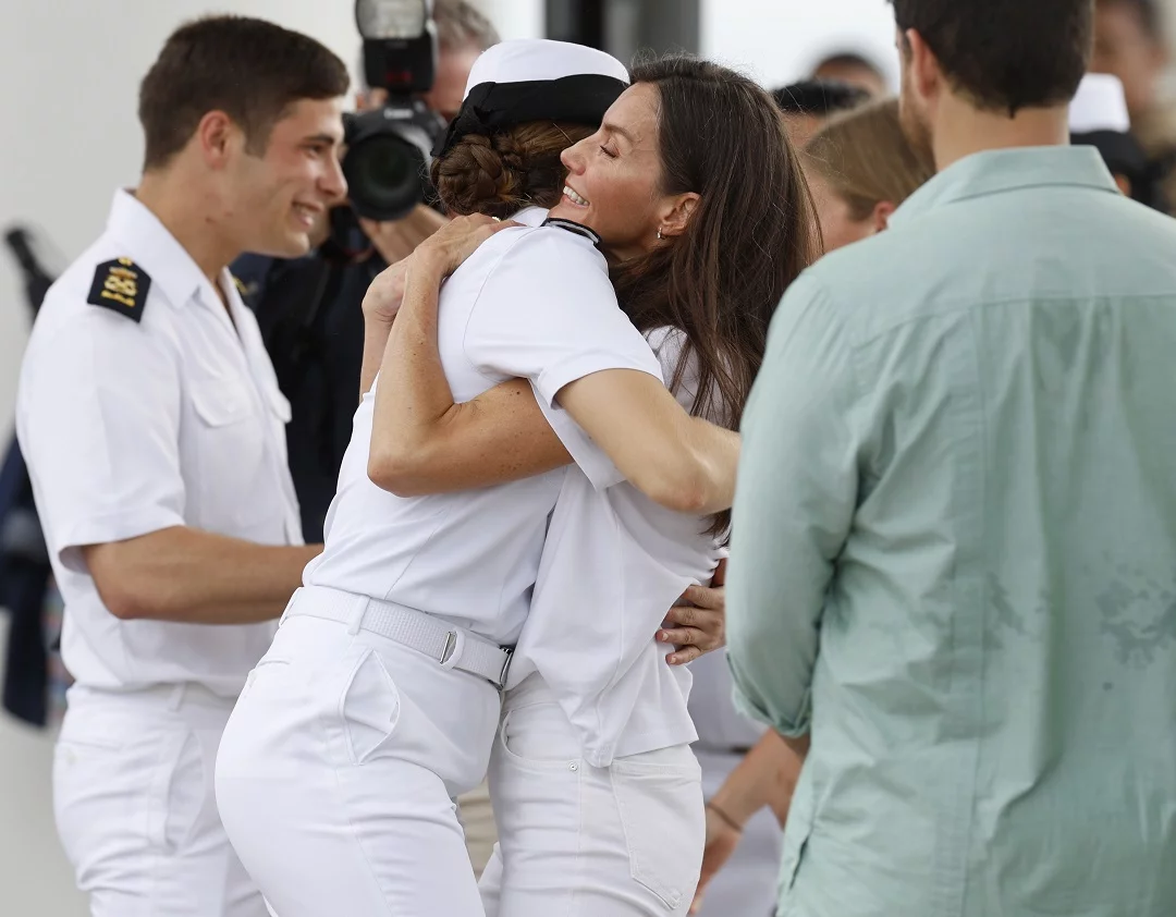 Reina Letizia y princesa Leonor protagonizan emotivo momento en Panamá durante visita al buque Elcano