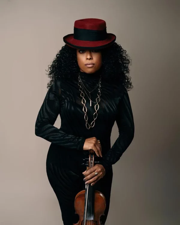 Mireya,  aterriza con “Guerrera”, su disco.